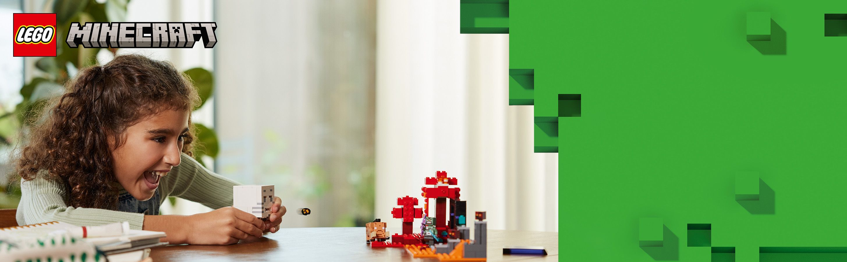 Stavebnice LEGO® Minecraft® s portálem do Netheru